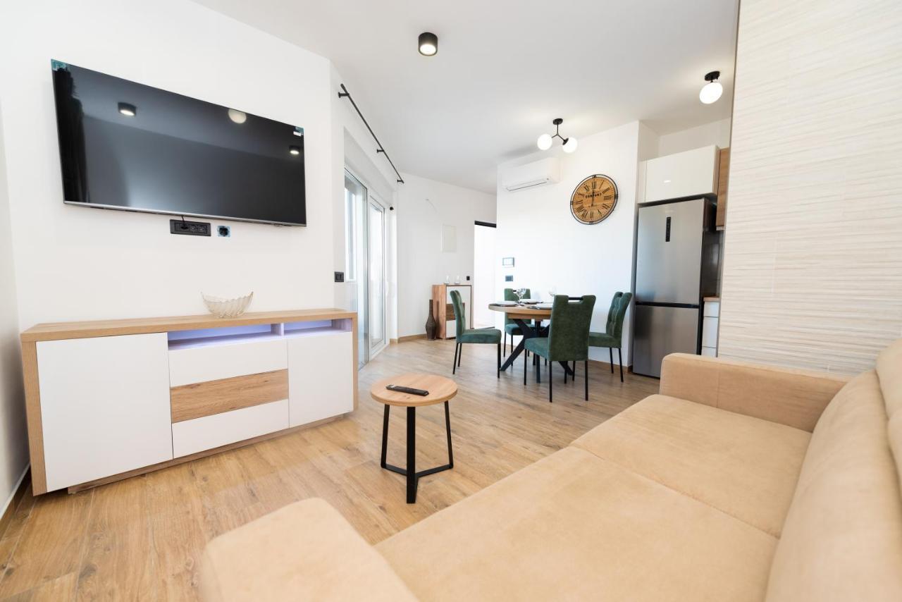 Modern With Swimming Pool Appartement *