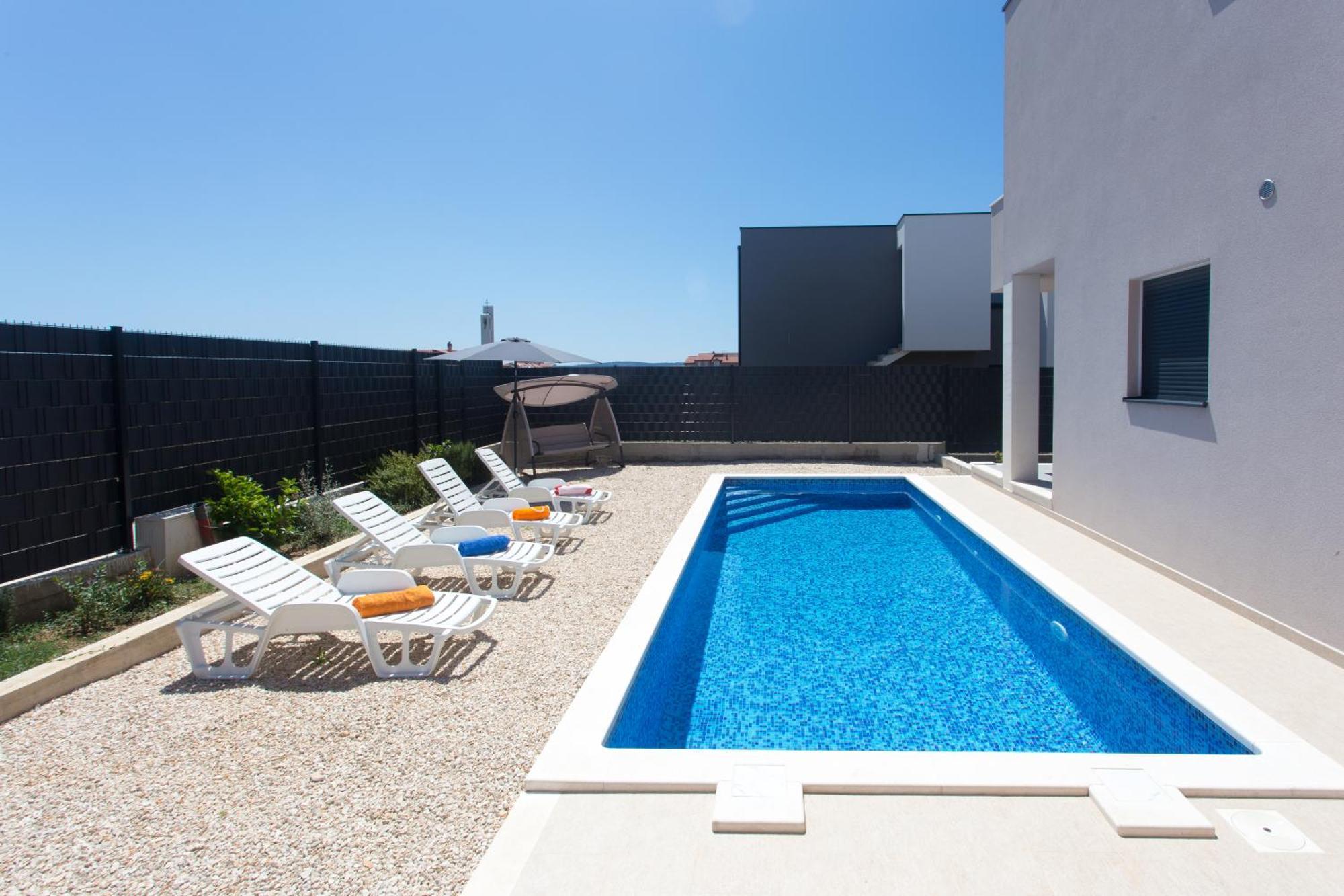 Appartement Modern With Swimming Pool *