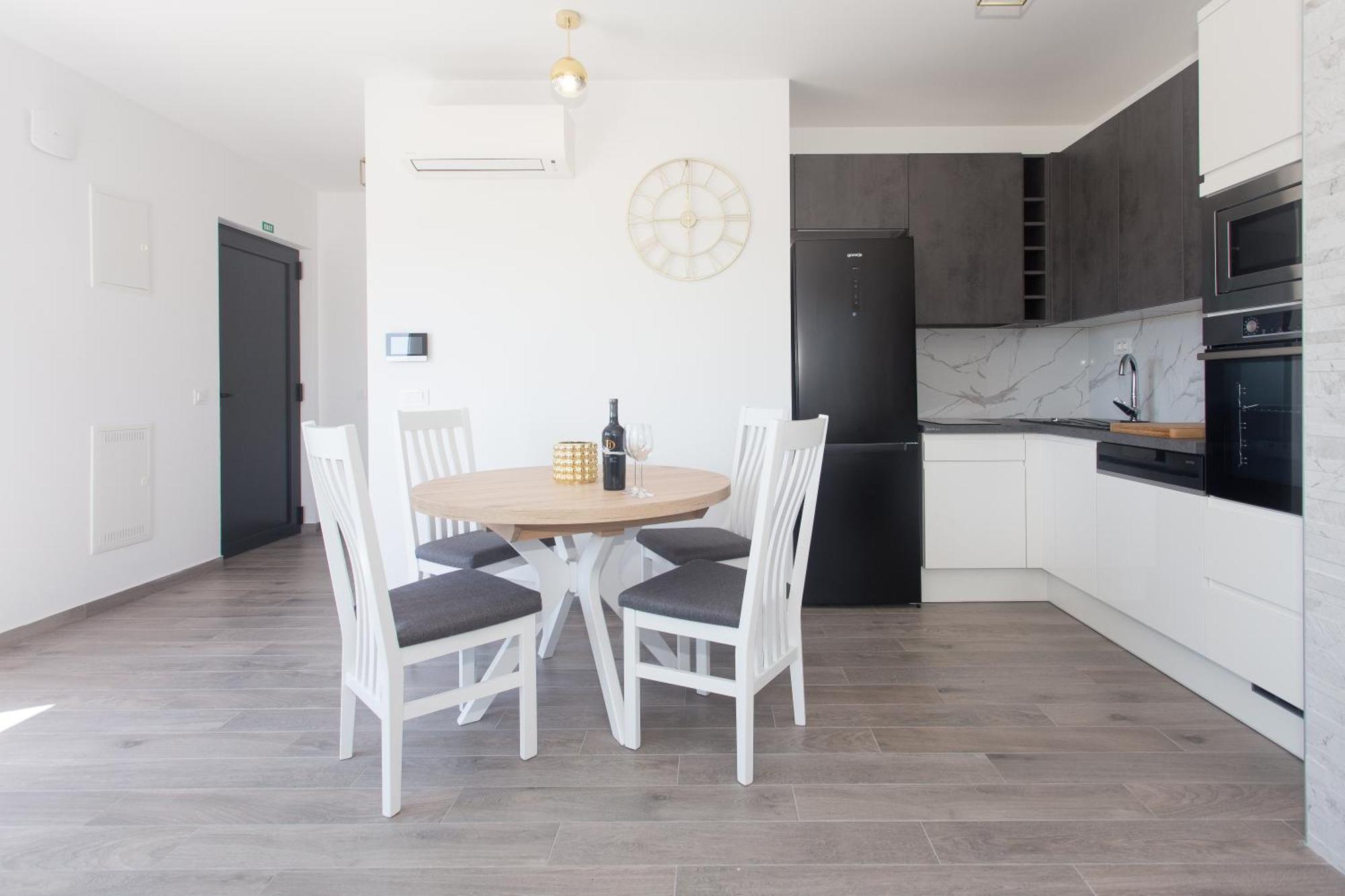 Modern With Swimming Pool Appartement Kaštela