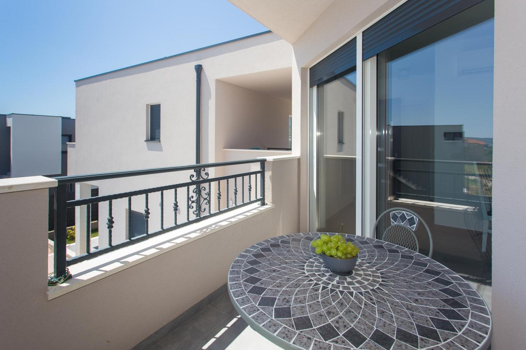 Appartement Modern With Swimming Pool